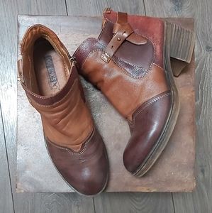 Pikolinos leather ankle boots